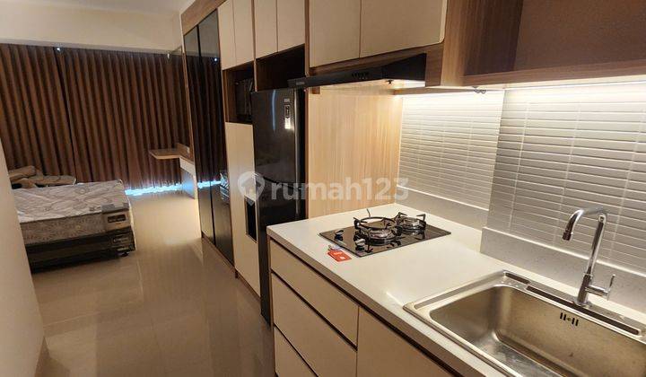 Uresidence Tower 3, Full Furnish Cantik Dengan Design Interior, Samping Mall Sebrang Kampus, 1