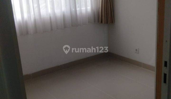 Rainbow Spring Condovillas Apartment Semi Furnished Bagus 4 BR 2