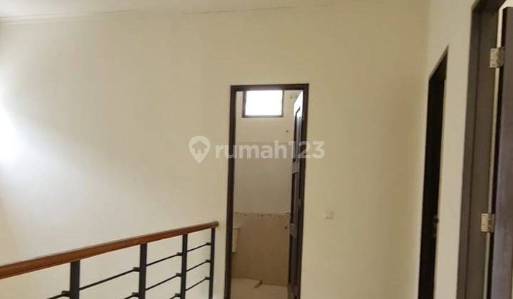 Rumah 2 Lantai Unfurnished di Newton, Tangerang 2