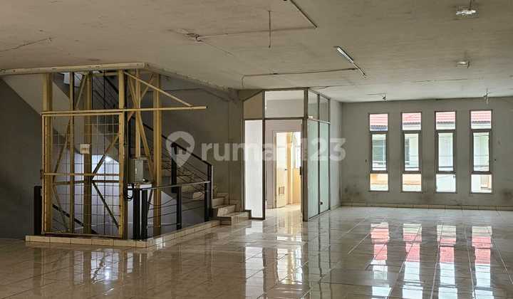 Dijual Gudang Ada Lift Barang 3 Lantaidi Kurdi 1