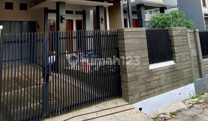 Turun Harga Dijual Rumah 2 Lantai Minimalis di Sayap Batununggal 2