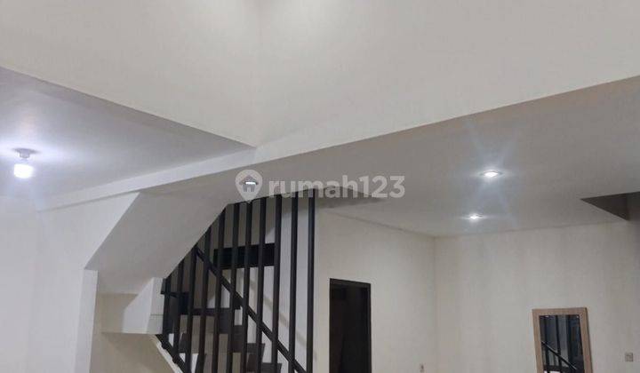 Dijual Rumah Baru KBP
Tatar Banyak Sumba Semi Furnished 2