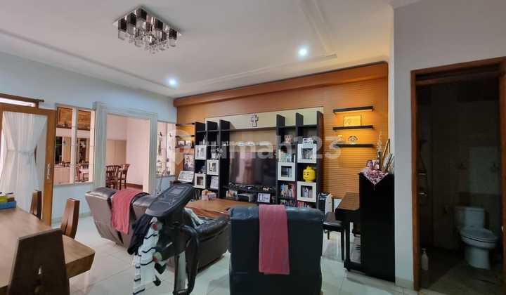 Disewakan Rumah Lux Tki Taman Kopo Indah 3 2