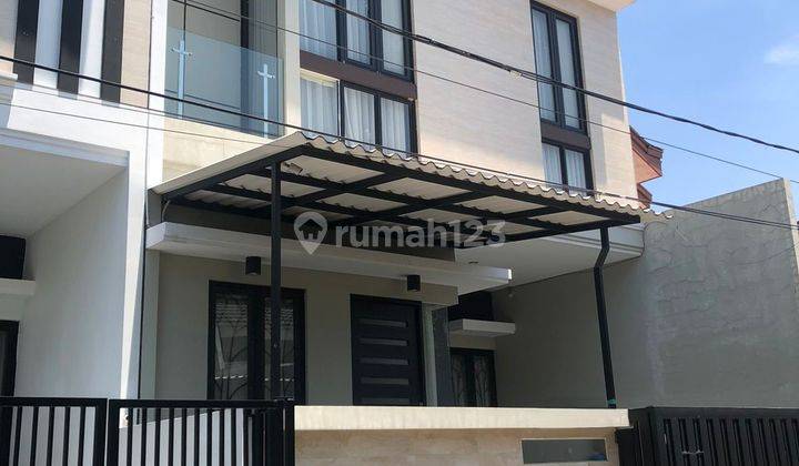 Pondok Tjandra, Semi Furnished, Lebar 7m, One Gate, Hanya 1Man 2