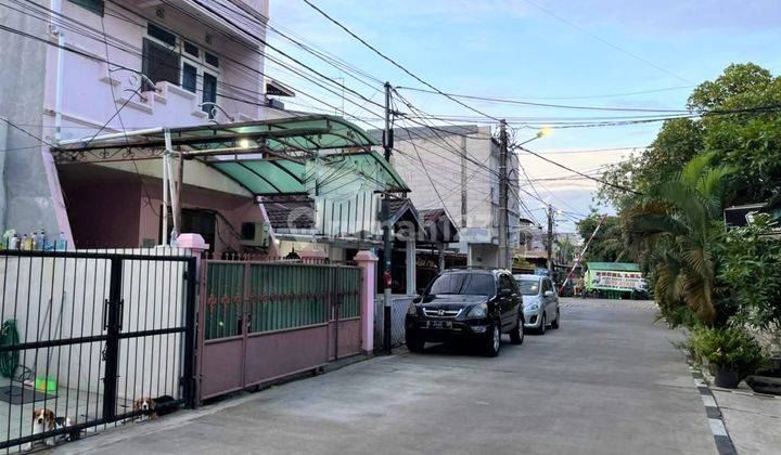 Dijual Rumah 3 Lantai, Nyaman, Murah, dan siap pakai  2