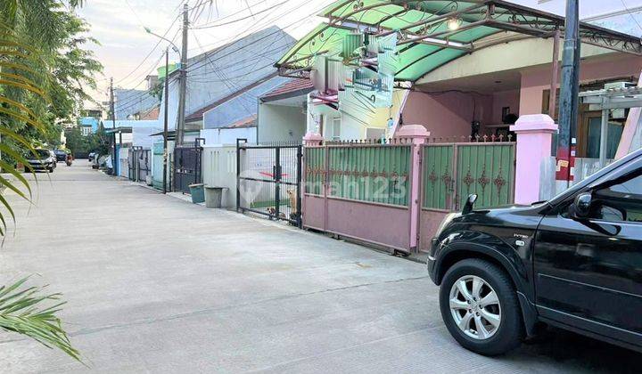 Dijual Rumah 3 Lantai, Nyaman, Murah, dan siap pakai  6