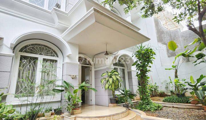 Dijual Rumah Cantik, Modern Classic Pondok Indah. 1