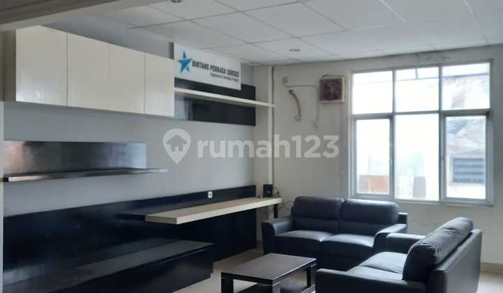 Ruang Usaha 3 Lantai Strategis, Harga Dibawah Njop, Mampang Prapatan, Jakarta Selatan