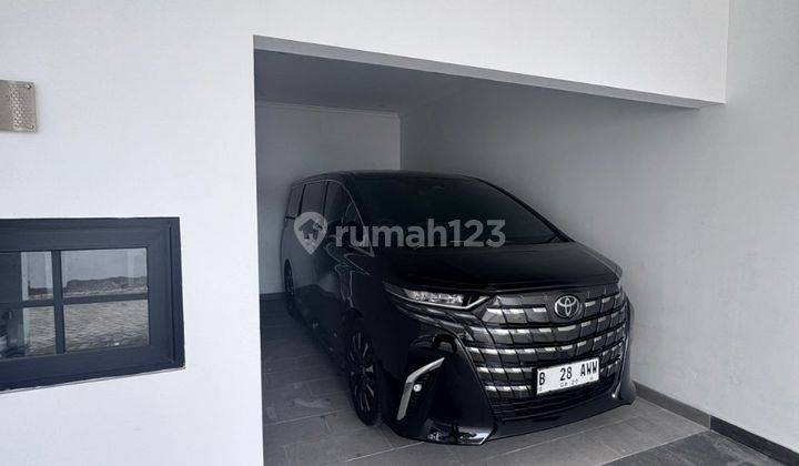 Dijual Rumah Baru Ada Private Lift Modern Minimalis 2