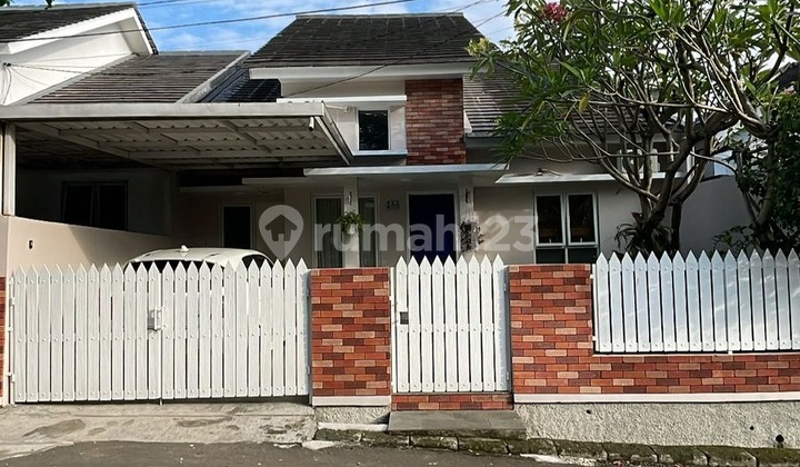 Good House Near Limo Toll Gate. Unfurnished SHM in Cinere, Depok. Strategic Location Near Limo Toll Gate.