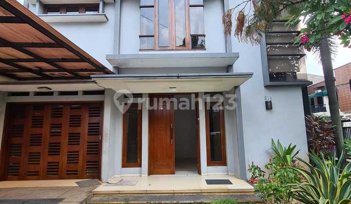Rumah 2 Lantai Dalam Komplek 1 Gated System di Lebak Bulus Rumah 2 Lantai Dalam Komplek 1 Gated System di Lebak Bulus