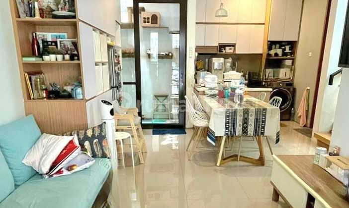 Rumah Bagus Semi Furnished SHM Cirendeu, Jakarta Selatan 2