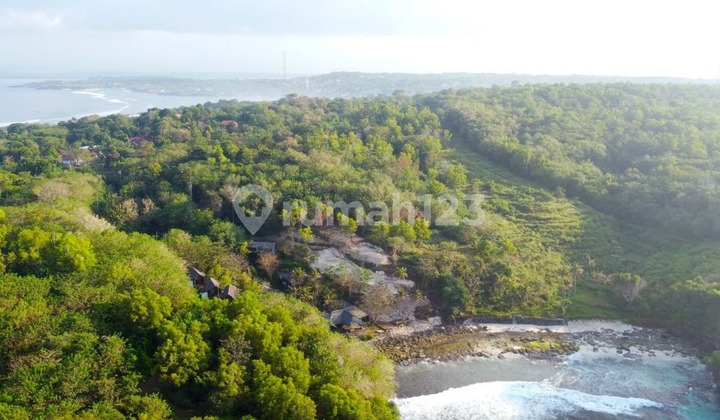 Beachfront Leasehold Land 20 Are at Secret Beach, Nusa Ceningan