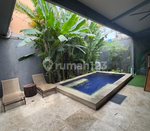 For Sale - 3-Bedroom Villa in Kerobokan, Bali