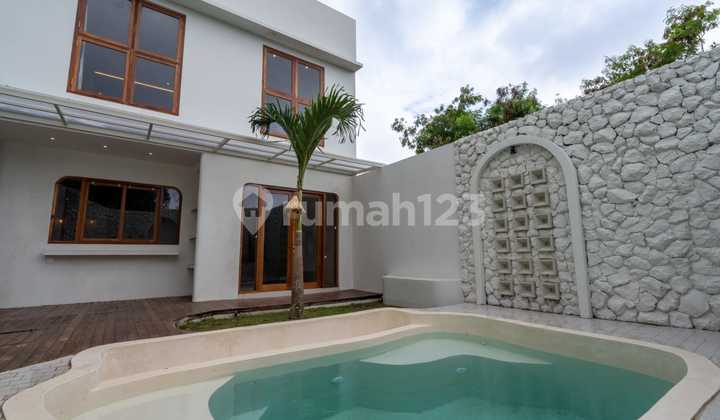 Brand New Tropical Elegance Villa in Pecatu 5 Minutes drive to amenities in Pecatu Brand New Tropical Elegance Villa in Pecatu 5 Minutes drive to amenities in Pecatu