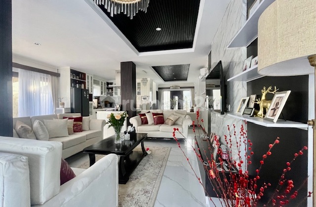 Beautiful Villa For Sale close to GWK Statue Beautiful Villa For Sale close to GWK Statue