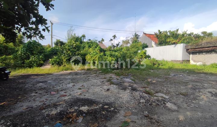 Anah Premium di Petitenget Belakang W Hotel dan Potato Head