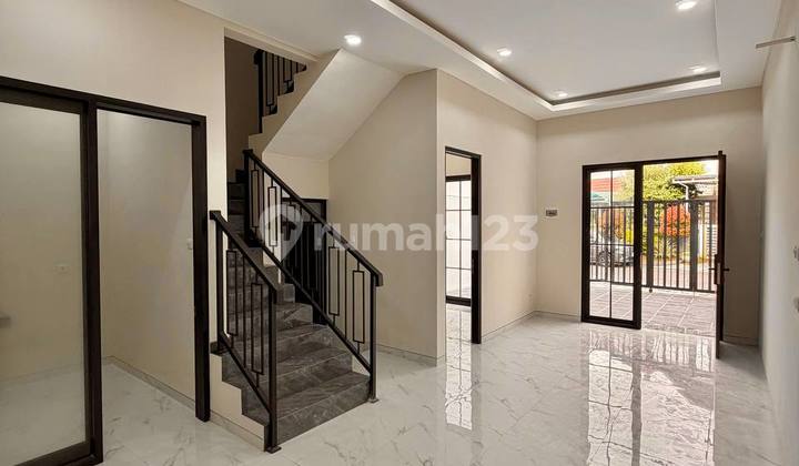 Rumah Baru Modern Classic Pantai Mentari 2 LT Lebar 6 Dekat Merr 2