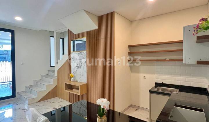 New 2-Story House in Rungkut Mapan, South-Facing, Fully Furnished 2
