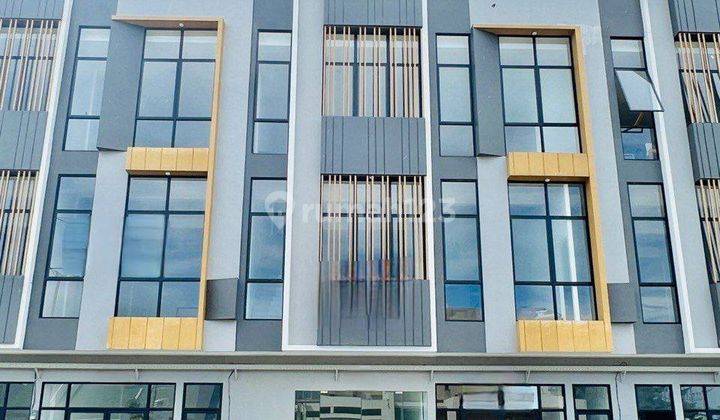 Sewa Ruko Eastern Park B19 Bangunan 3 Lantai Parkiran Depan Luas 1