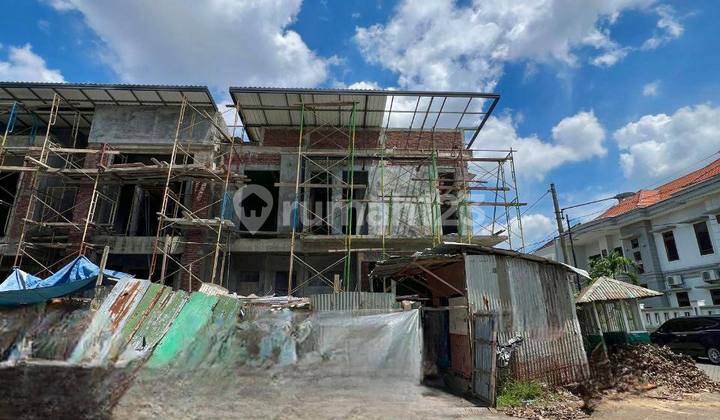 Rumah Baru Mewah di Araya Tahap 2 Lebar 13 Posisi Hoek 2 Lantai 2