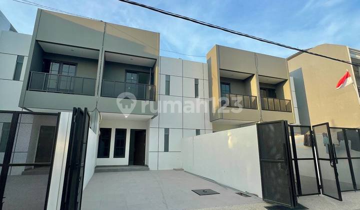 Minimalist New House in Lebak Arum, Kenjeran, 2 Floors, Strategic Location