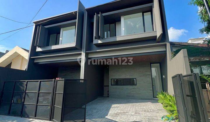 Rumah Modern Premium Manyar Kertoadi 2 Lantai Lokasi Bebas Banjir 1