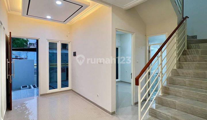 Rumah Baru Tenggilis Tengah Scandinavian Modern 2 Lantai Hoek 2