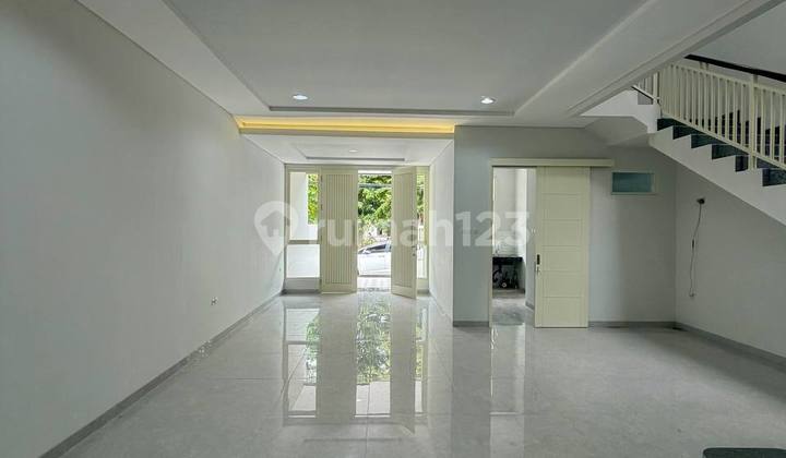 Rumah Baru Raya Manyar Tirtoyoso 2 Lantai Lokasi di Jalan Kembar 2