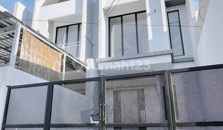 Rumah Baru Scandinavian Lebak Arum 2 Lt Dekat ke Raya Kenjeran