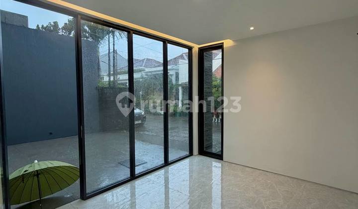 Rumah di Perumahan Pandugo, Merr 2 Lantai Penataan Ruangan Loss 2