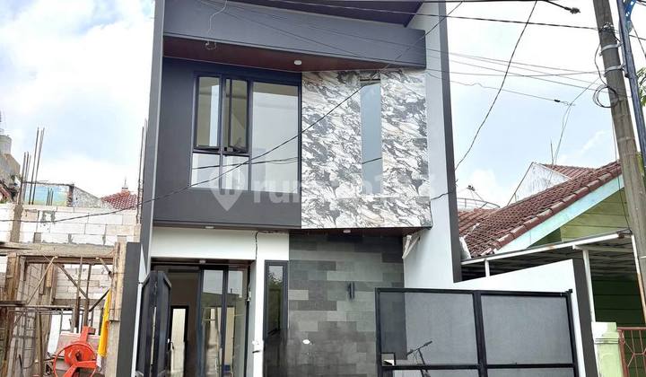 New House in Rungkut Mapan 2 Floor Strategic Location Many Bonuses