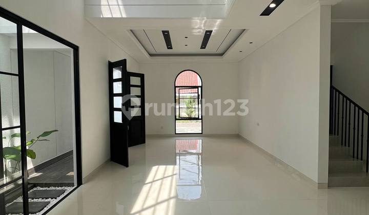 Rumah Colonial Modern Purimas Regency Rungkut 2 Lantai Open Space 2