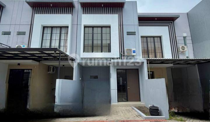 House for Rent Regency One Babatan Beach 2 Floors Near Playground House for Rent Regency One Babatan Beach 2 Floors Near Playground