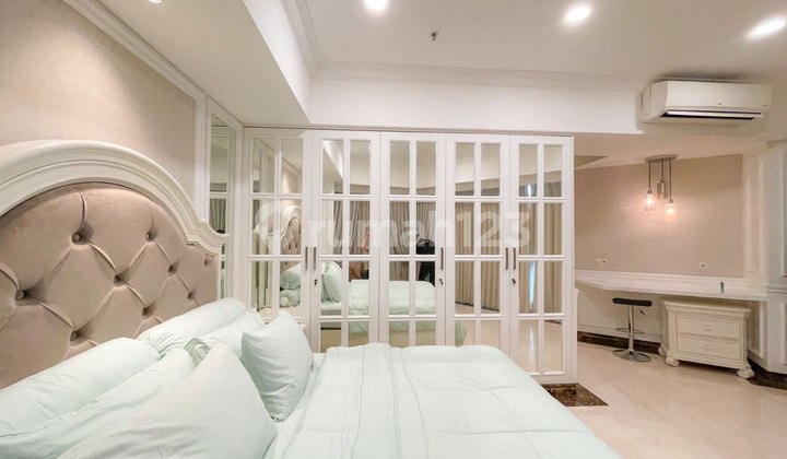 Rent The Peak Apartment Penthouse Type 58th Floor Private Lift Furnished 2