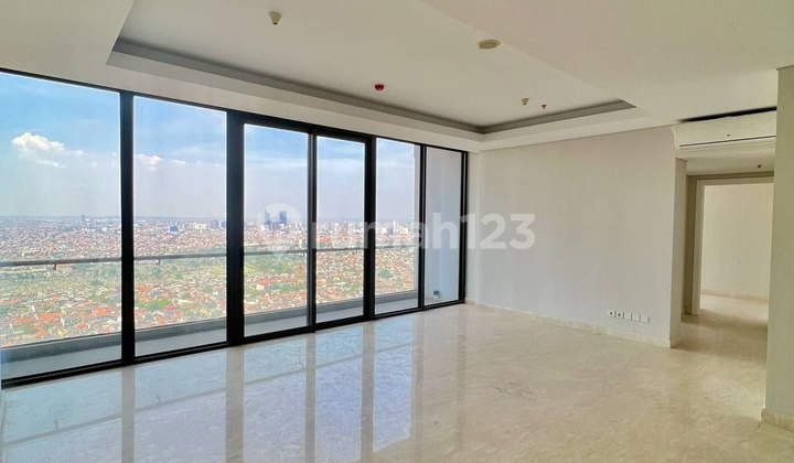 Apartemen Voila Ciputra World 4 BR Lantai 36 Private Lift + Bonus