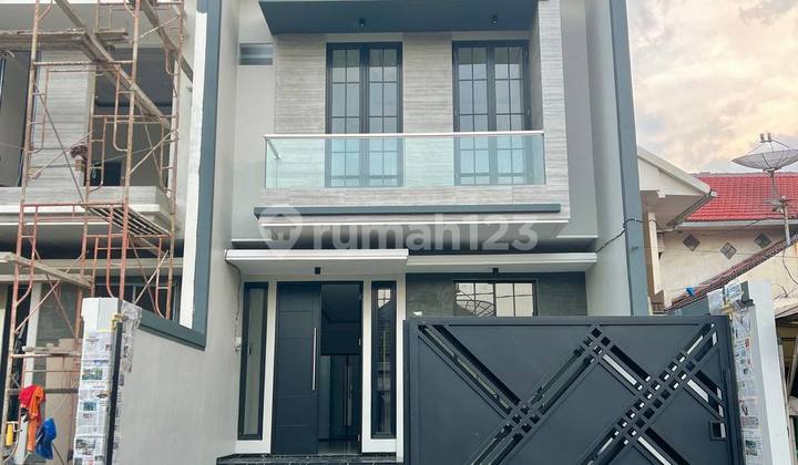 Rumah Baru Modern di Perumahan Manyar Kertoadi 2 Lantai Ada Bonus Rumah Baru Modern di Perumahan Manyar Kertoadi 2 Lantai Ada Bonus