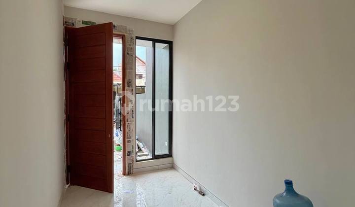 Rumah Baru Modern Wisma Mukti 2 LT Hadap Selatan Tata Denah Lega 2