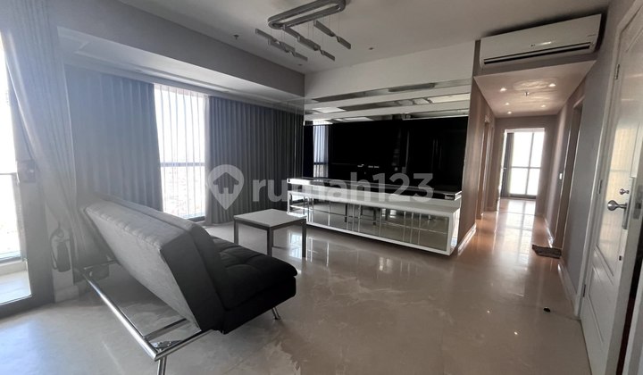 Rent The Peak Apartment 3 BR 30th Floor Furnished Luxury + Private Lift