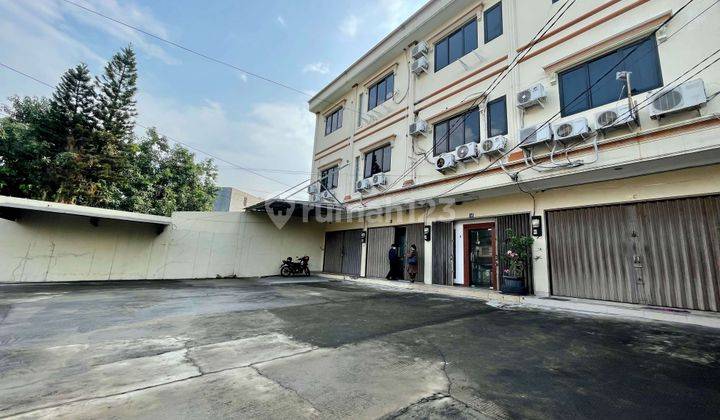 Sewa Ruko Tomang Utara, Jakarta Barat 3 Lantai Carport 8 Mobil 3