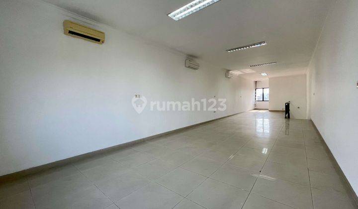 Sewa Ruko Tomang Utara, Jakarta Barat 3 Lantai Carport 8 Mobil 17