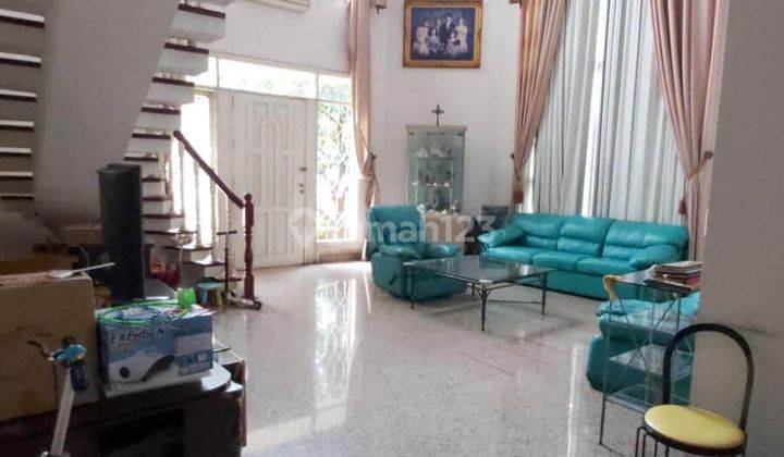 Jual Rumah Mewah Taman Kebun Jeruk 2 Lantai Hook Semi Furnished 7