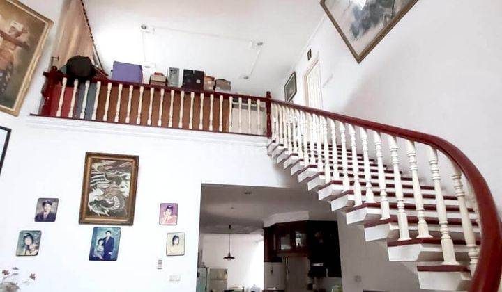 Jual Rumah Mewah Taman Kebun Jeruk 2 Lantai Hook Semi Furnished 8