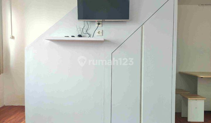 Sewa Apartemen Season City 2 BR Lantai 33 Ala Mezzanine Furnished 4