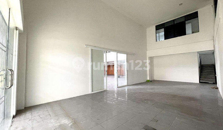 Sewa Gedung Roxy, Jakarta Pusat 2,5 Lantai Strategis Bebas Banjir 3