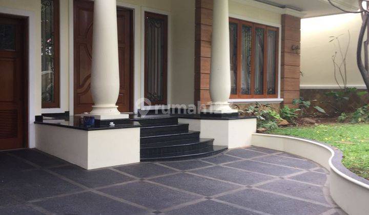 Dijual Rumah Colonial Classic 2 Lantai di Menteng  2