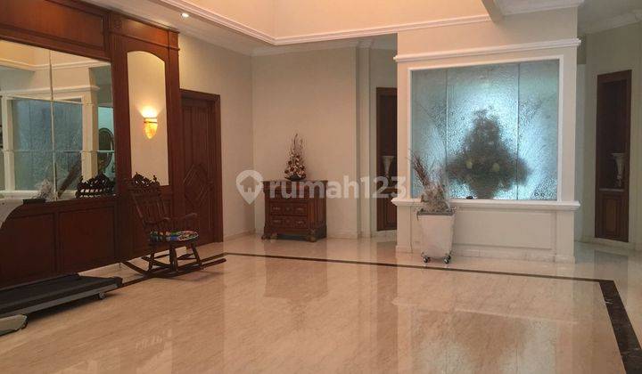 Dijual Rumah Colonial Classic 2 Lantai di Menteng  1