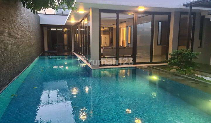 DIJUAL Rumah Tropical Modern di Menteng 1