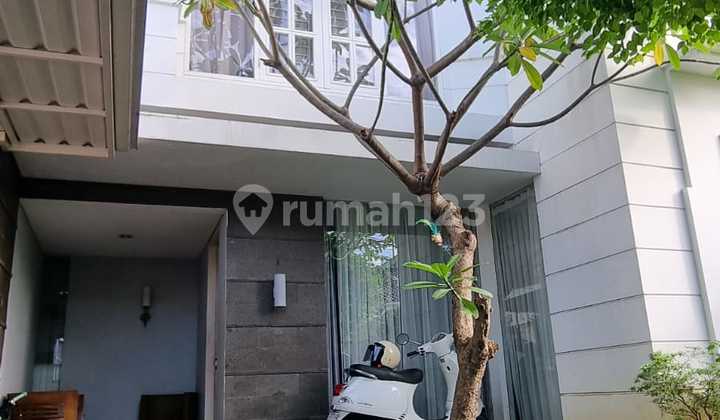 For Sale Well-Maintained 2-Story House in Kemanggisan - West Jakarta 2