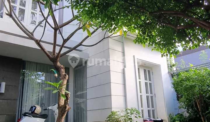Dijual Rumah Terawat 2 Lantai Di Kemanggisan - Jakarta Barat